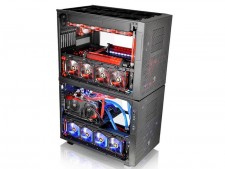 Thermaltake、E-ATX対応でもスタック可能な大型Cubeケース「Core X9