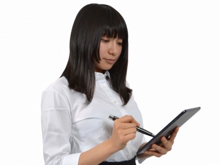 実用性抜群。ボールペンやタッチペンとしても使えるモバイルバッテリがサンコーから