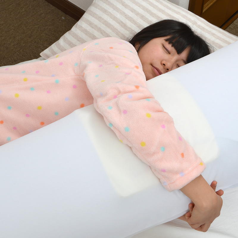 サンコーから朗報。夢が叶う？人肌36℃の「USBあったかエア抱き枕」発売中