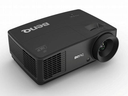 女性でも手軽に扱える、約1.94kgの軽量DLPプロジェクタ、ベンキュー「EX501」