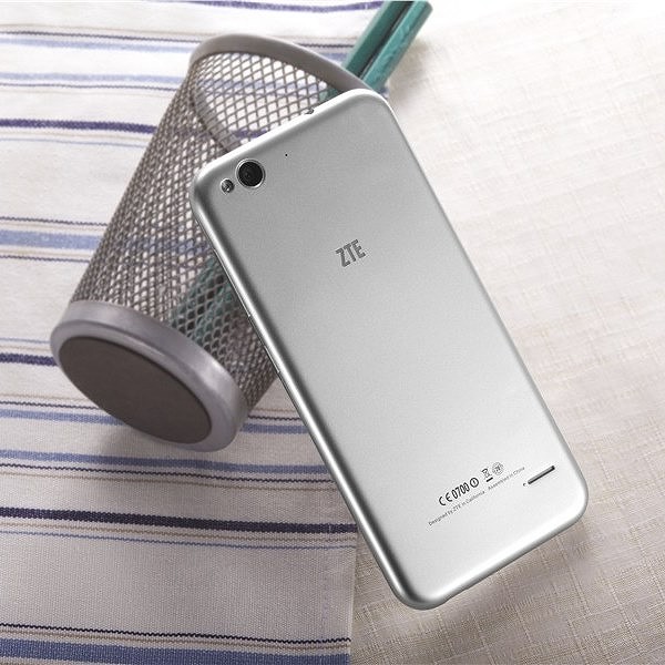 iPhone 6にソックリ？ZTE、オクタコア搭載のフラッグシップスマホ「Blade S6」リリース