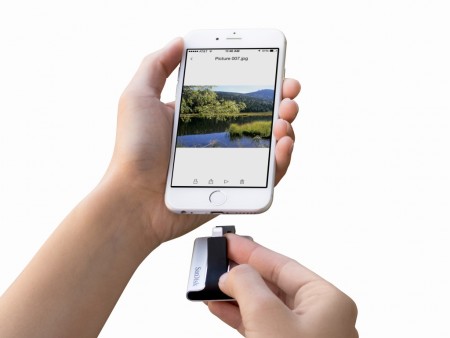 サンディスク、iOS/Android向けコネクタを搭載するUSBフラッシュメモリ2種リリース
