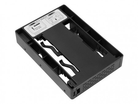 フロントから手軽にドライブ脱着。3.5インチ完全互換の変換マウンター、ICYDOCK「MB882SP-1S-3B」