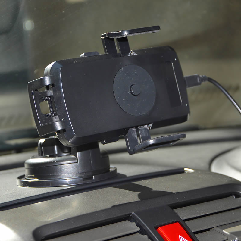 Qiレシーバーと充電ホルダーがセットになった、サンコー「iPhone用車載ホルダー式置くだけチャージャー」