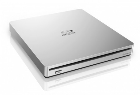 使用状況を学習して電力消費を抑えるMac用ポータブルBlu-rayドライブ、パイオニア「BDR-XS06JM」