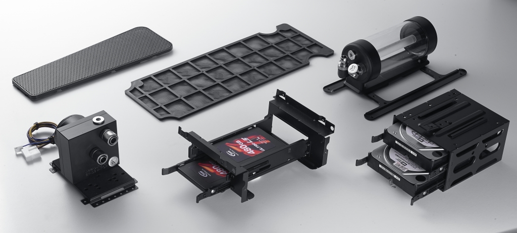 リザーバーやポンプブラケットも付属され、DIY型の水冷システムにも対応する