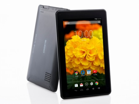 クアッドコアCPU搭載で税込9,980円の7インチタブレット、BLUEDOT「BNT-710」