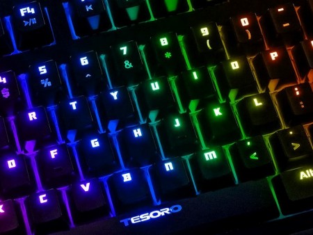 1,600万色イルミネーションのKailhスイッチ搭載メカニカル、Tesoro「Excalibur Spectrum」