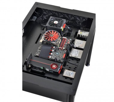 Lian Li、デスク型PCケース「DK-Q2」とオープンフレームCube型ケース「PC-O8」プロトタイプ公開