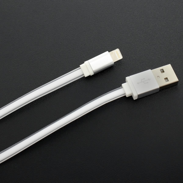 シリコン素材採用で柔らかタイプのLightningケーブルが上海問屋から発売中