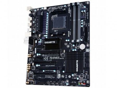 ゴールド音響コンデンサやデジアナ分離基板採用のAM3+マザー、GIGABYTE「GA-990XA-UD3 R5」