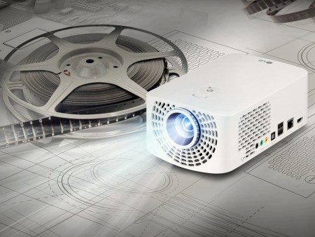 コンパクトボディで120インチ投影も。「Minibeam Pro」などポータブル