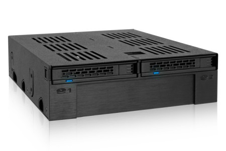 ICYDOCK、5インチベイ1段に3.5インチと2.5インチ×2を搭載できるベイマウンタ「MB322SP-B」