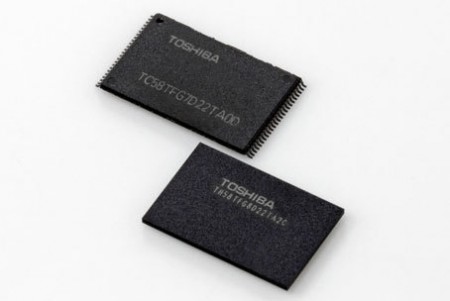 東芝とSanDisk、48層積層プロセス採用の「3次元NANDフラッシュメモリ」のサンプル出荷開始