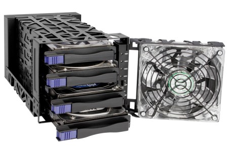 フロント120mmファン標準のオープンフレーム4ベイHDDケース、ICYDOCK「Black Vortex」