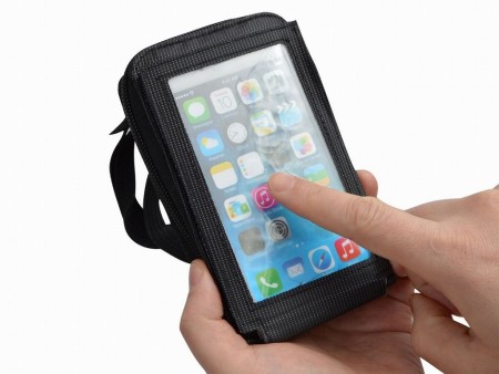 スマホも小物もまとめてイン！「必要なもの全て入るスマホタッチバッグ」がサンコーから