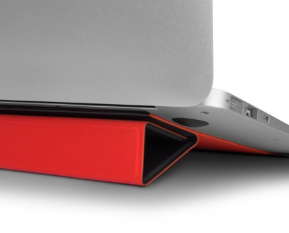 フォーカルポイント、幅の広いMacBookシリーズに対応するキックスタンドカバー発売