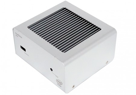 zionote、NUCベースのファンレスベアボーン「NUCBOX2820」