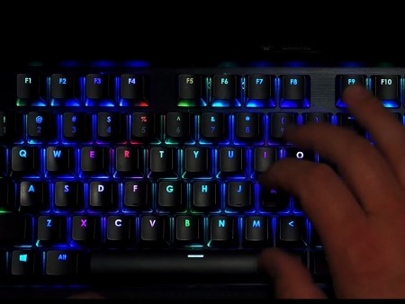 「Cherry MX RGB」の極彩色イルミネーションを手軽に。「CorsairGaming.com」にプロファイルのシェア機能追加
