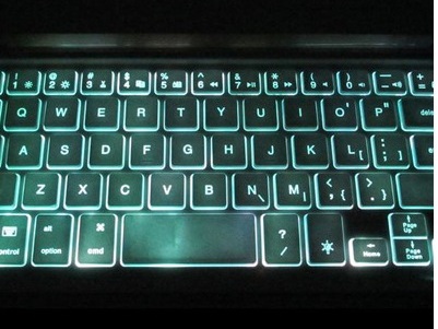 7色LEDバックライトを搭載するiPad mini専用Bluetoothキーボードがマグレックスから