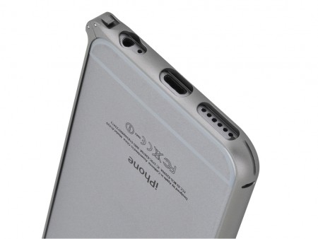 ワンタッチ着脱対応で曲面フィット、「アルミ カドフック バンパー for iPhone6 / 6 Plus」