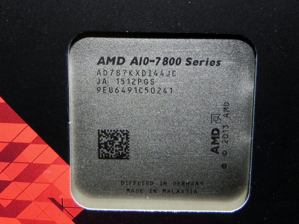 内部アーキテクチャには変更なく、プラットフォームもSocket FM2+をそのまま採用する