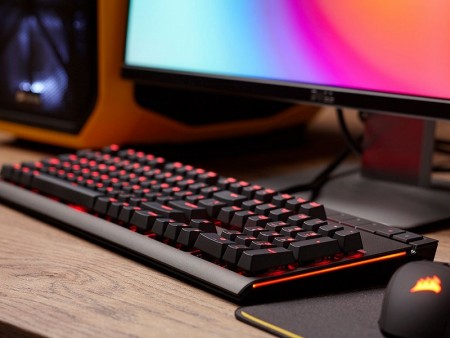 バックライトが“ウェーブ”する、フルカスタム可能なCORSAIR「STRAFE Mechanical Keyboard」