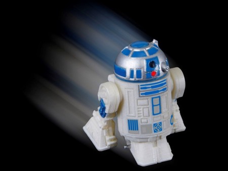 タカラトミーが銀河系最小の「R2-D2」を製造。ライトセーバーから赤外線で動かそう