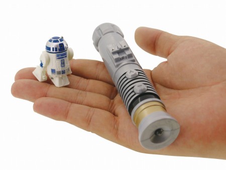 タカラトミーが銀河系最小の「R2-D2」を製造。ライトセーバーから赤外線で動かそう