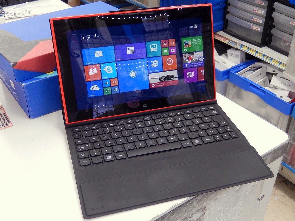 Nokia Lumia 2520 の Web 広告が iPad を「間違ったタブレット」と揶揄