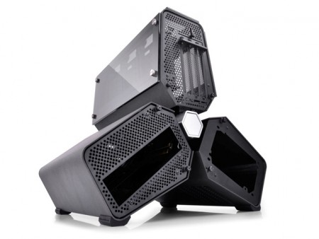 Deepcoolのスリーポインテッドスター型ケース「Tristellar」に強化ガラスモデル登場