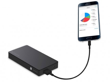 世界初、ストレージ内蔵のiOS向けモバイルバッテリ、フォーカルポイント「mophie spacestation」