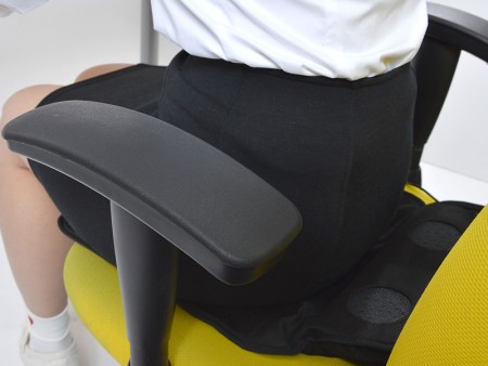 ツインファンで風が通り抜ける、サンコー「USB爽快クッション」発売中
