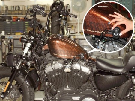 ツーリングに最適。フルハイビジョン対応のバイク用ドライブレコーダが上海問屋から