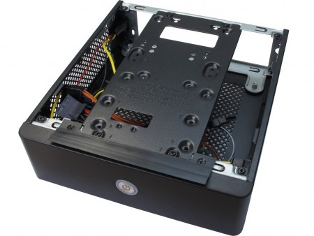 厚さ60mmで約200mm角のリビング向けMini-ITXケース、Inter-Tech「Mini ITX-601」