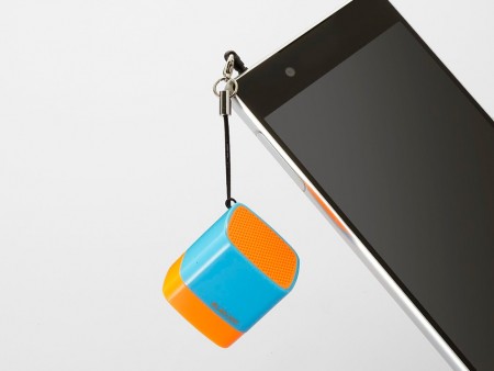 カメラシャッターにもなる超小型Bluetoothスピーカー、「LBT-SPCB01AV」がエレコムから