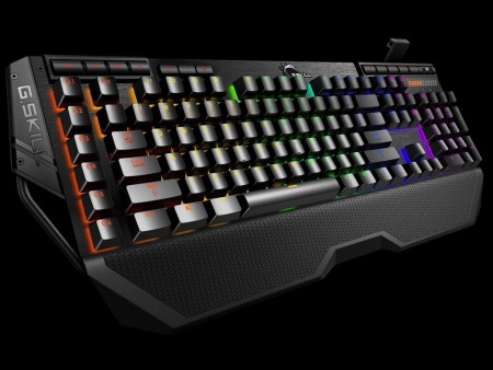 G.Skill、マルチカラーCherry MX RGB搭載の極彩色キーボード「KM780 RGB」をグローバル発売