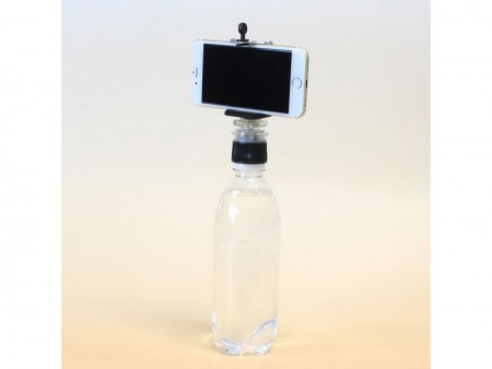 製品名だけで説明不要、上海問屋「ペットボトル装着用スマホホルダー」発売中