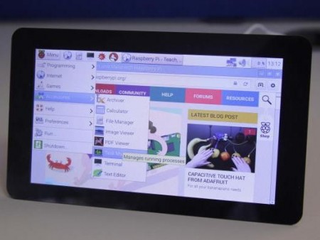 アールエスコンポーネンツ、「Raspberry Pi」純正7インチタッチ液晶など公式アクセサリ2種