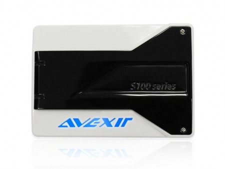 LEDがビートを刻む。AVEXIRブランド初のSATA3.0 SSD「S100」シリーズ