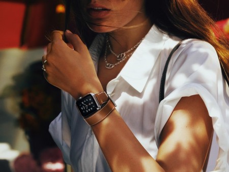 エルメスとコラボした特別モデル「Apple Watch Hermes」が今日から発売