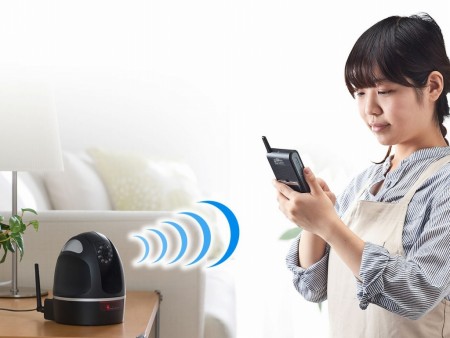 サンワダイレクト、専用モニタで遠隔操作ができるワイヤレスカメラ「400-CAM048」発売