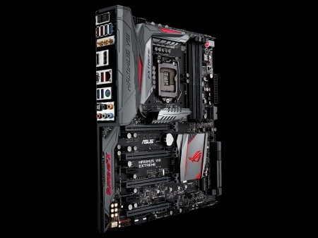 ASUS R.O.G、OCコンソール付き＆U.2ネイティブ搭載のモンスターマザー「MAXIMUS VIII EXTREME」