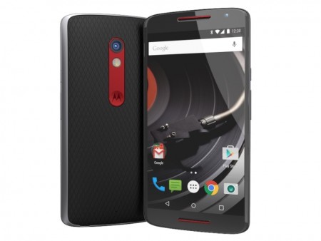 Motorola、耐衝撃仕様かつロングライフなハイエンドスマホ「DROID Turbo 2」を発売