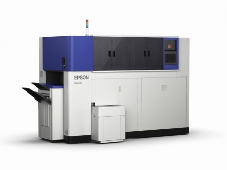 使用済み用紙から新たな紙を生み出す。世界初のオフィス製紙機「PaperLab」がエプソンから