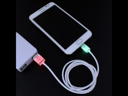 セラミック素材を使った、光るmicroUSBケーブルが上海問屋から