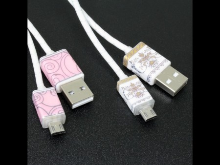 セラミック素材を使った、光るmicroUSBケーブルが上海問屋から