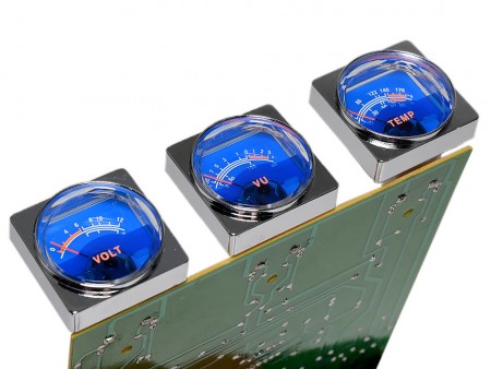 3連アナログメーター搭載、Cooler Master「Musketeer」の新品未開封品