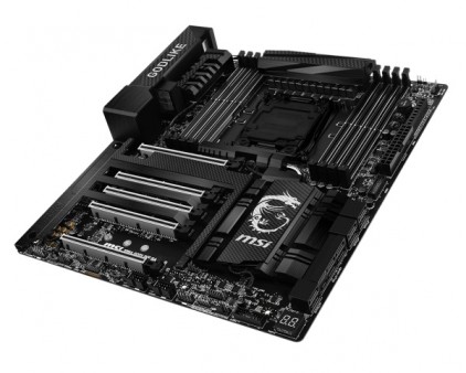 MSI、軽量・堅牢な新カーボン素材を採用するRGBイルミネーションマザーボード2種
