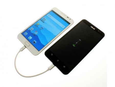 スマホからスマホへ電力をシェア。あると便利な緊急充電ケーブルが上海問屋から